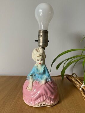 Vintage Ceramic Marie Antoinette Figurine Table Lamp 1940s Works